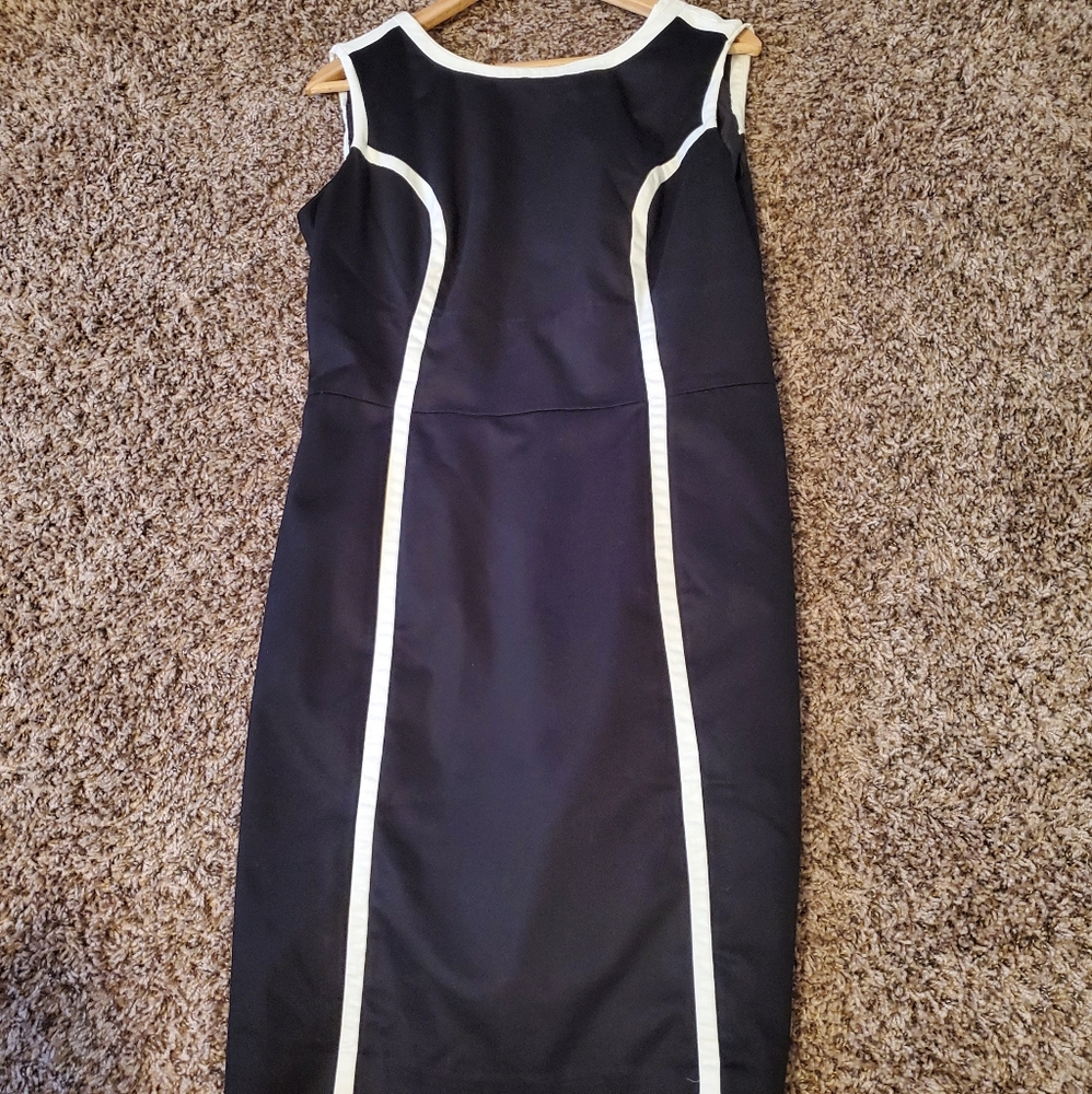 Worthington: Black and White Sleeveless Dress